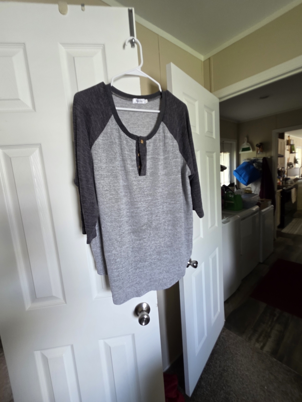 Women's Two-Tone Raglan Henley Top - Gray/Charcoal